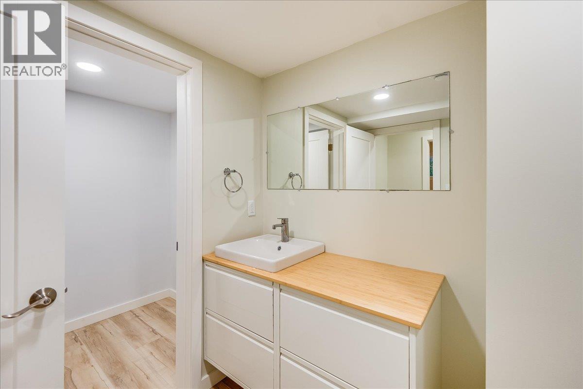 1408 Meadowbrook Drive, Castlegar