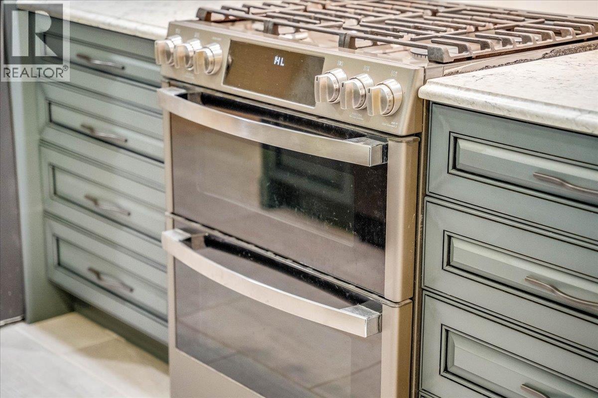 1408 Meadowbrook Drive, Castlegar