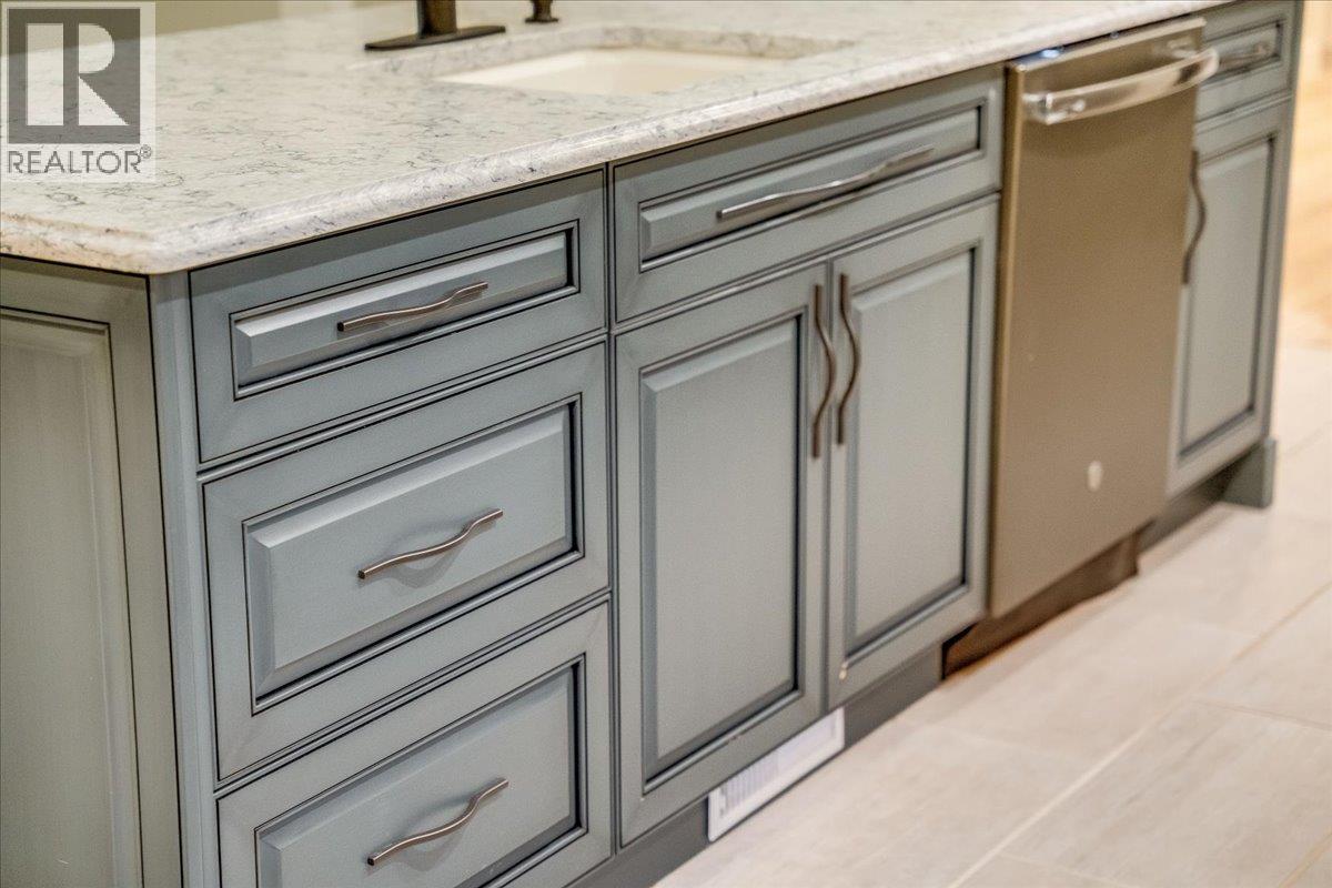 1408 Meadowbrook Drive, Castlegar