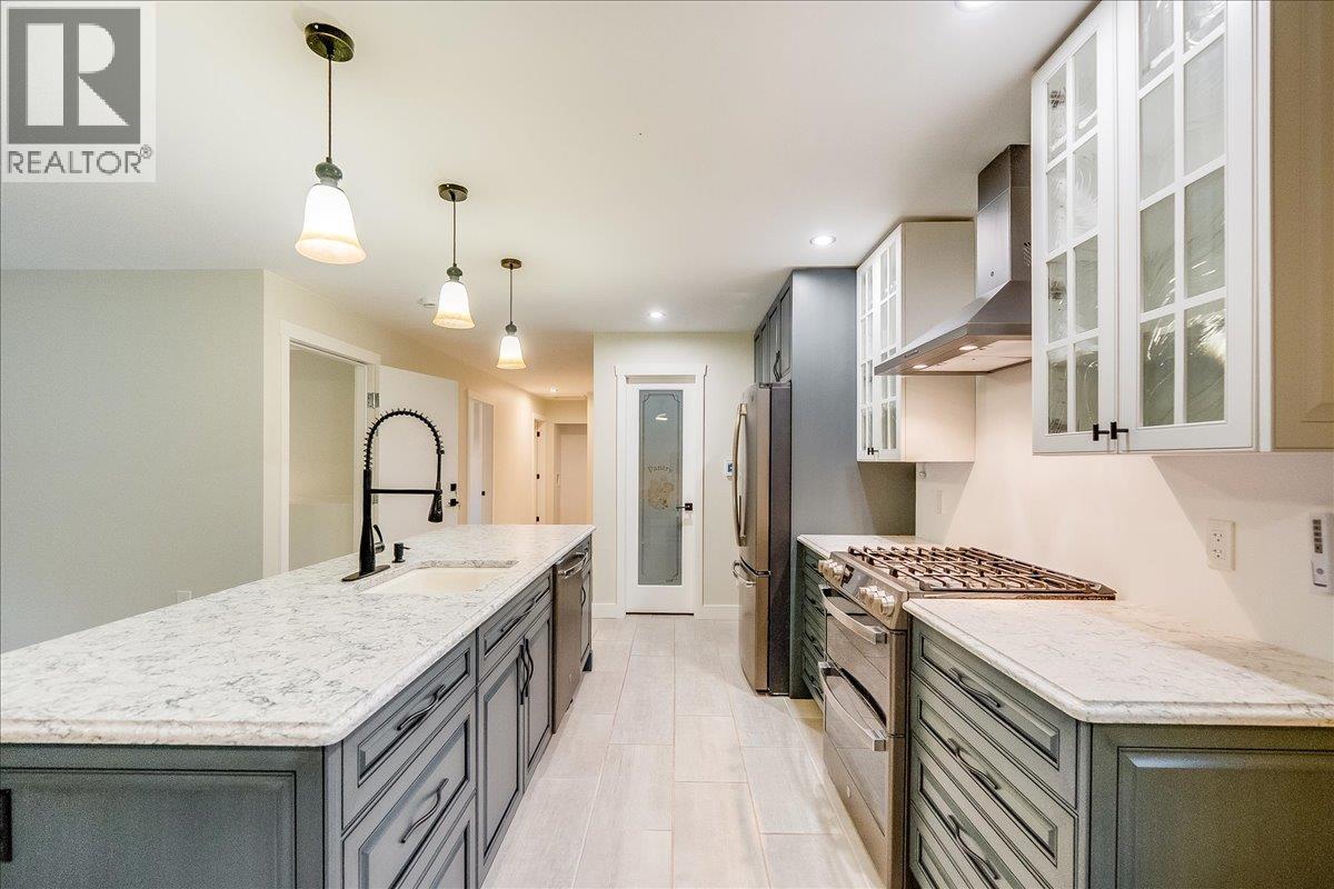 1408 Meadowbrook Drive, Castlegar