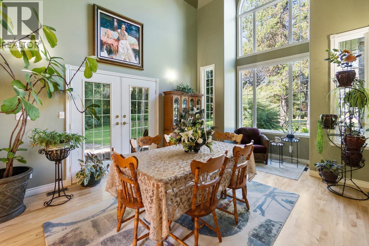 880 WATERLOO Road, Castlegar