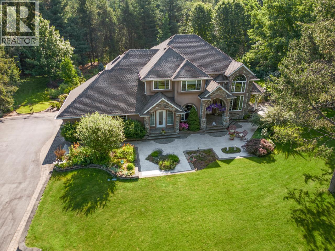 880 WATERLOO Road - 2