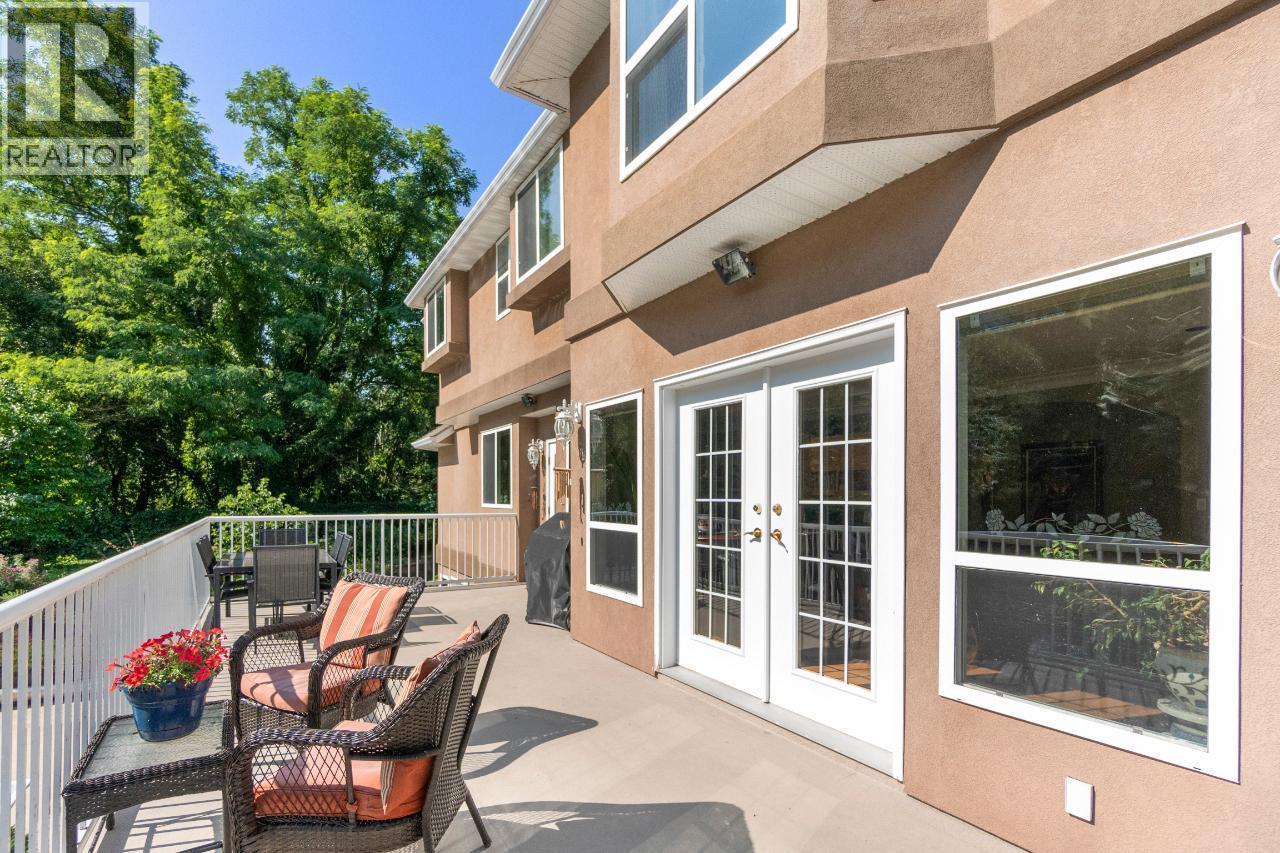 880 WATERLOO Road, Castlegar