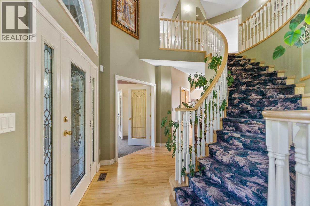 880 WATERLOO Road, Castlegar