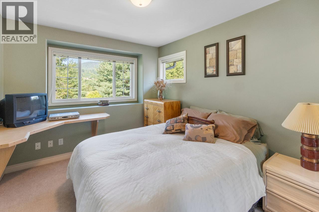 880 WATERLOO Road, Castlegar