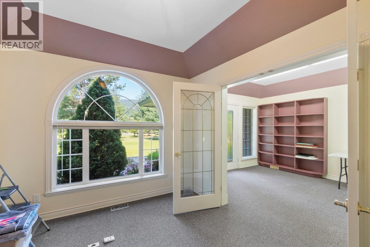 880 WATERLOO Road, Castlegar