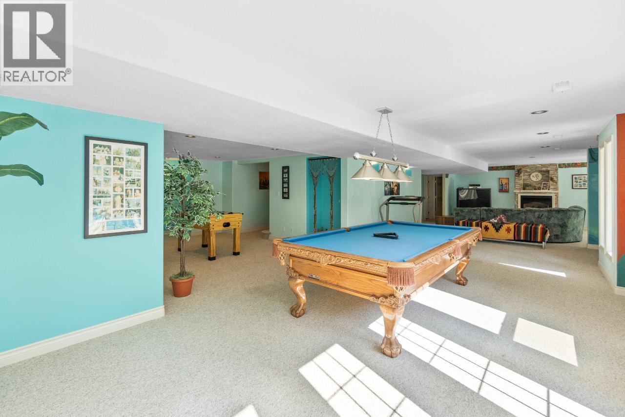 880 WATERLOO Road, Castlegar