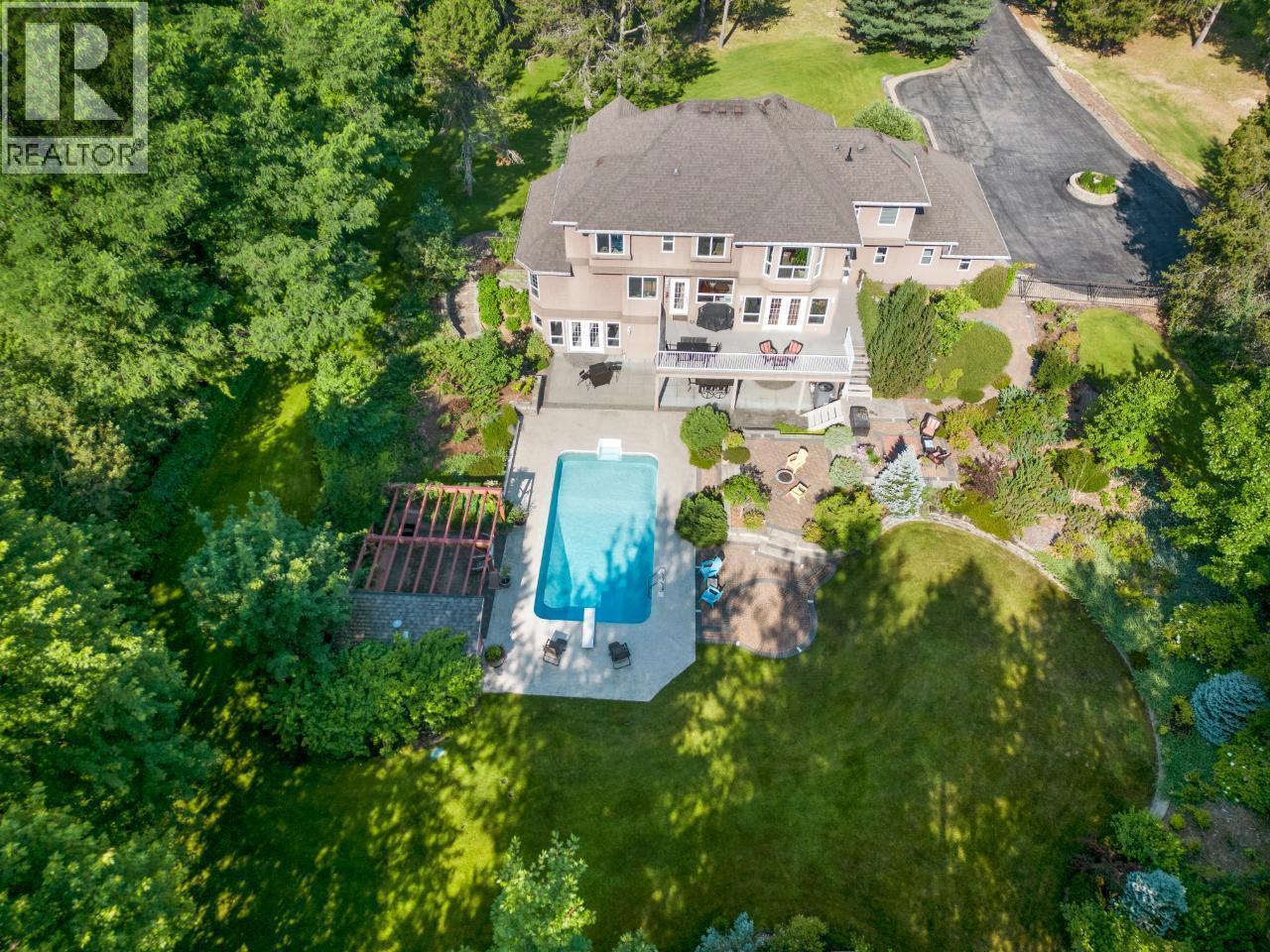 880 WATERLOO Road, Castlegar