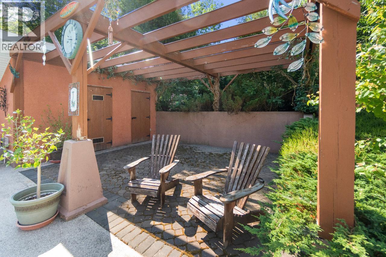 880 WATERLOO Road, Castlegar