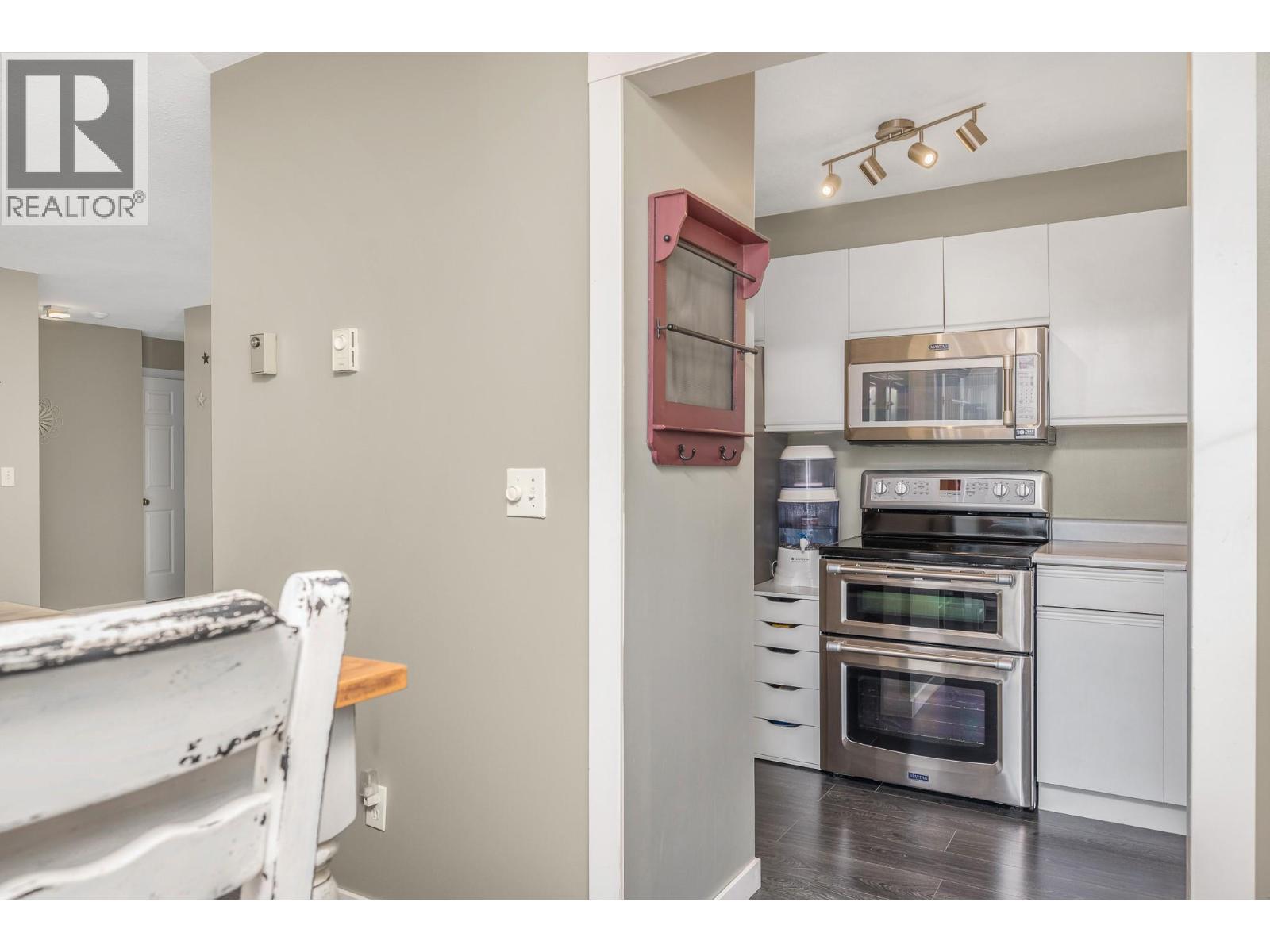 205 703 Granville Avenue, Enderby