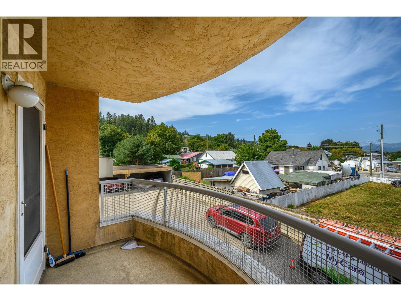 205 703 Granville Avenue, Enderby