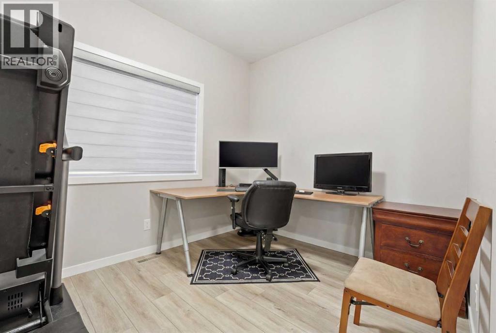 Single Family House for Sale in  Creekstone Row SW Pine Creek Calgary 