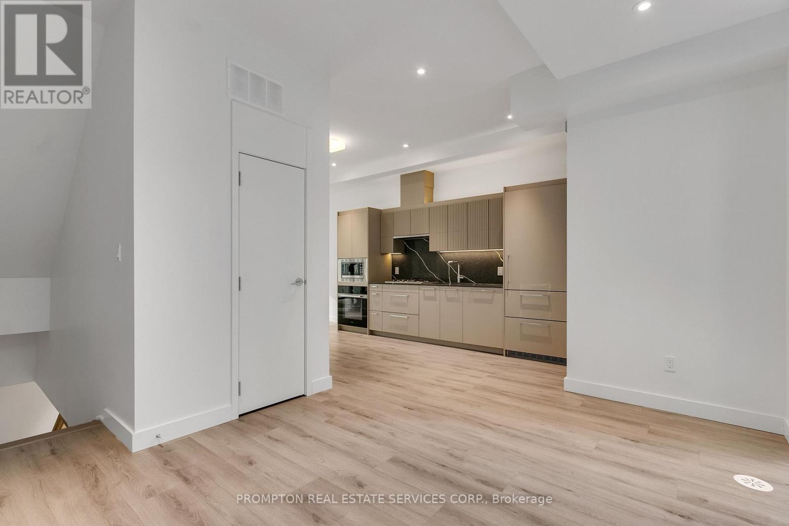 9 GLOUCESTER STREET - 10