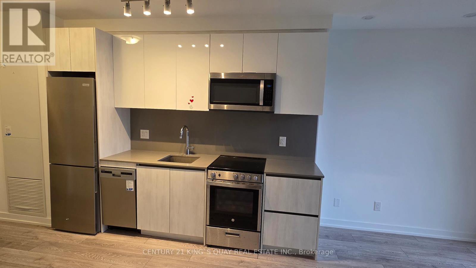 #635 3100 KEELE STREET - 9