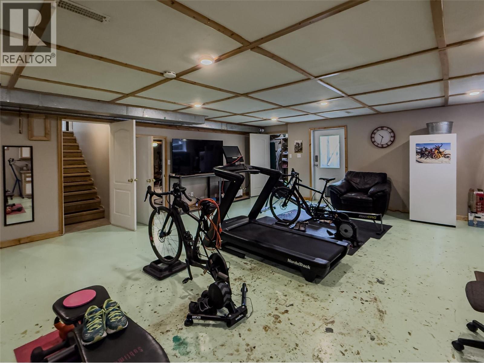 675 Munro Street - 28
