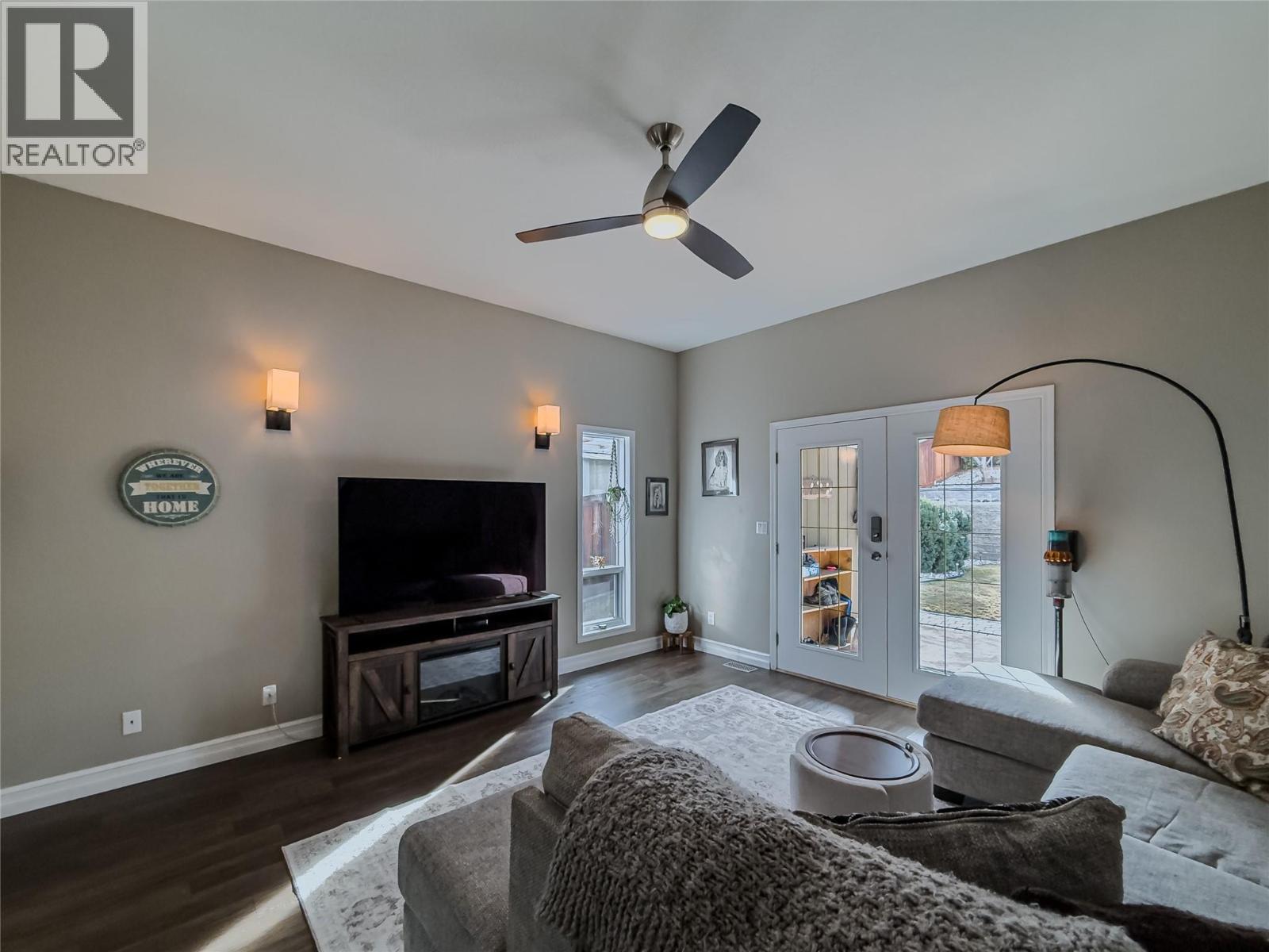675 Munro Street - 17