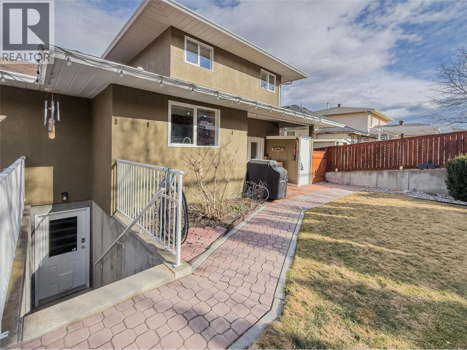 675 Munro Street - 30