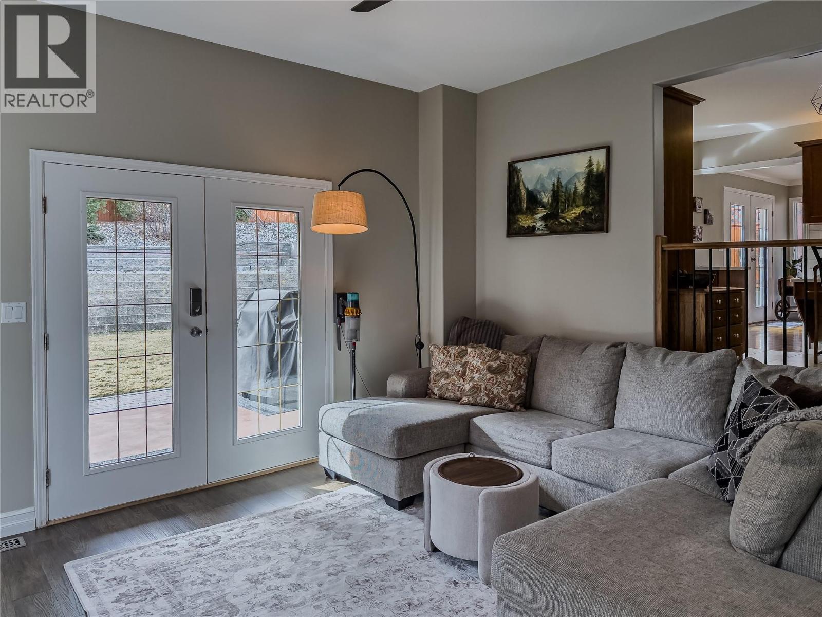 675 MUNRO STREET - 15