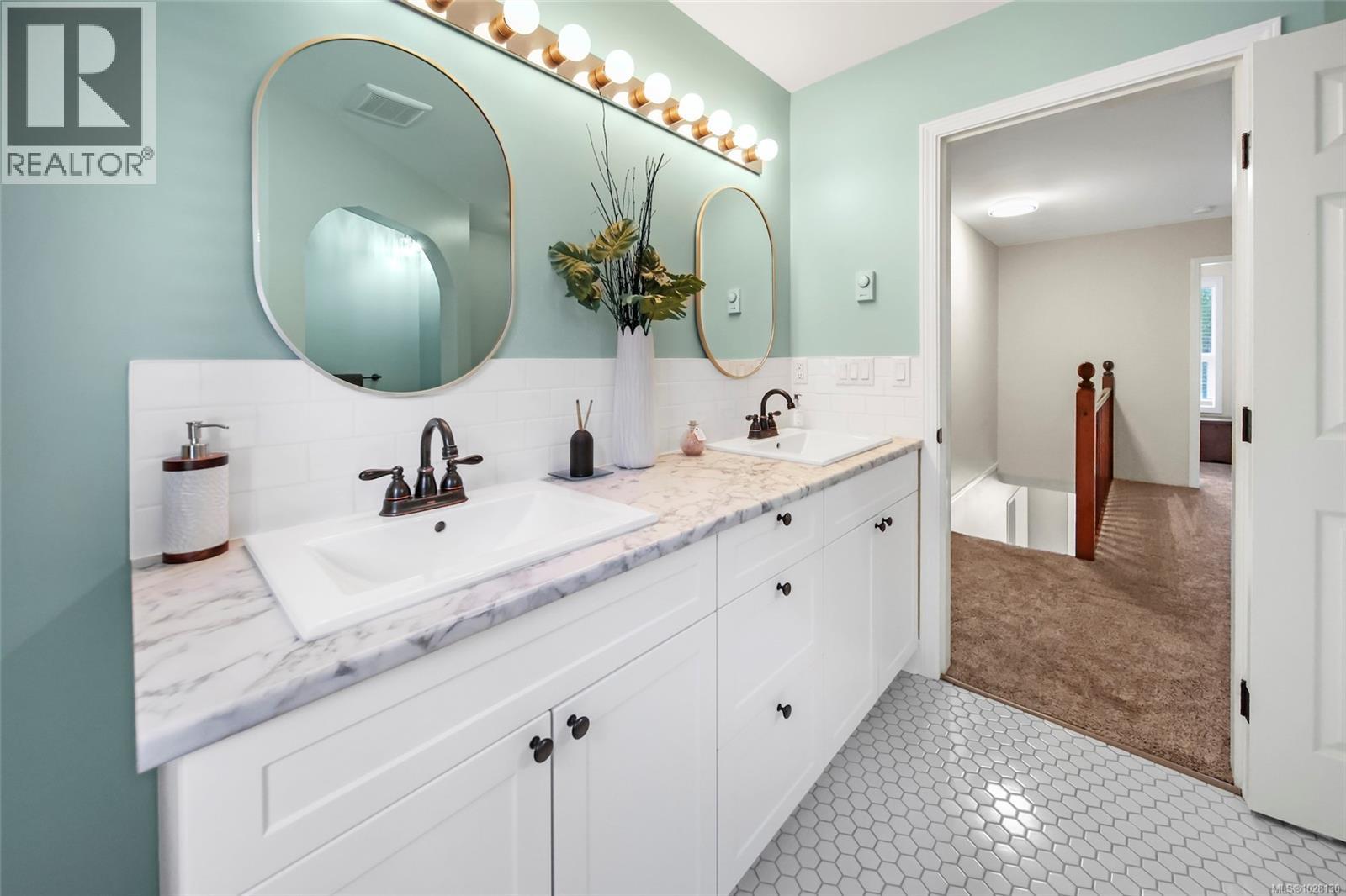 6235 Karen Pl, Port Alberni