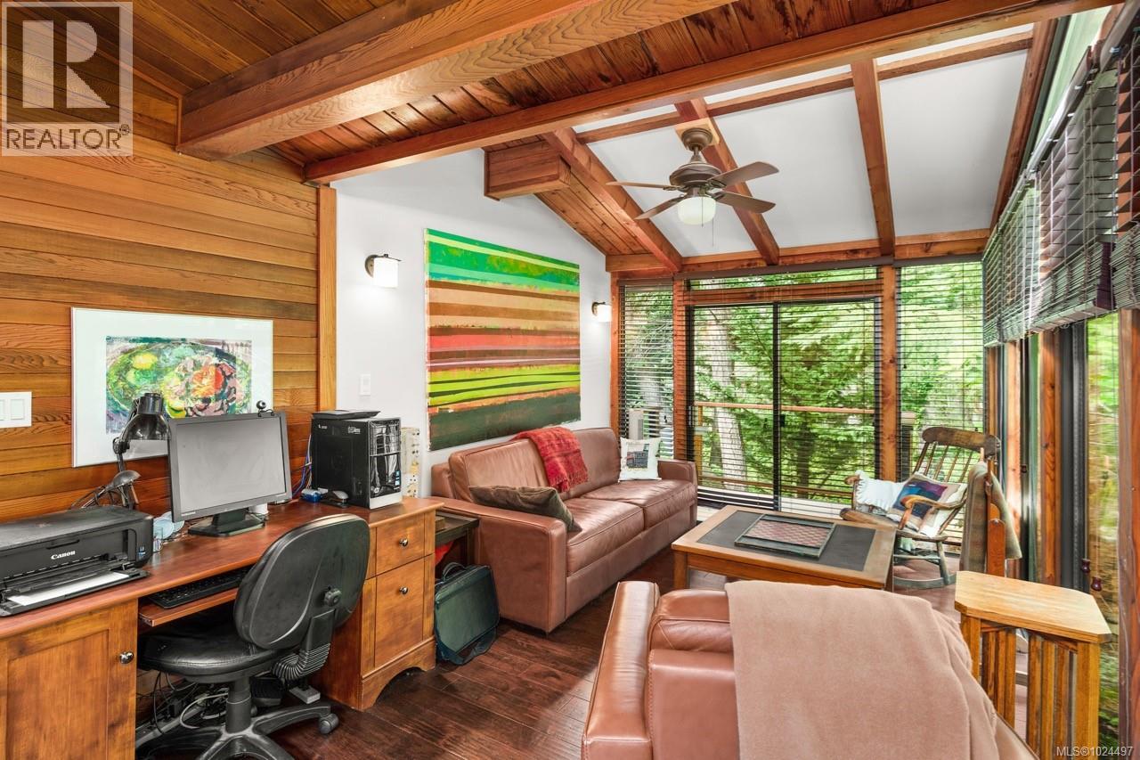  214 Dogwood Lane, Salt Spring