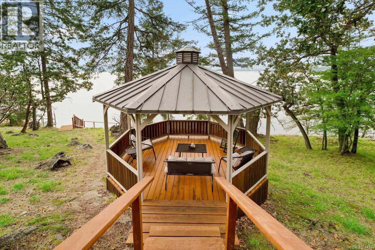  214 Dogwood Lane, Salt Spring