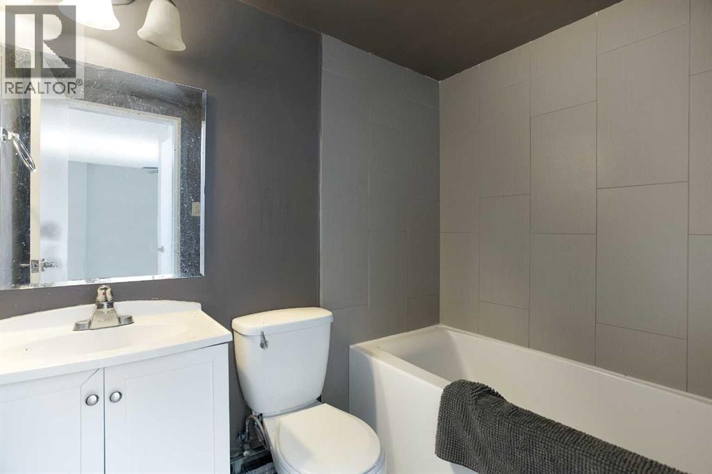 Single Family House for Sale in    Avenue SW Cliff Bungalow Calgary 