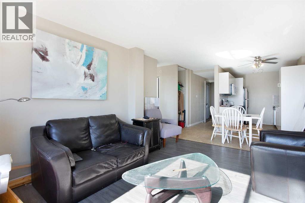 Single Family House for Sale in    Avenue SW Cliff Bungalow Calgary 