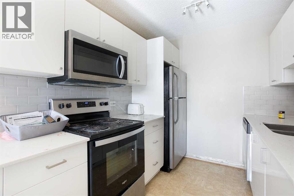 Single Family House for Sale in    Avenue SW Cliff Bungalow Calgary 