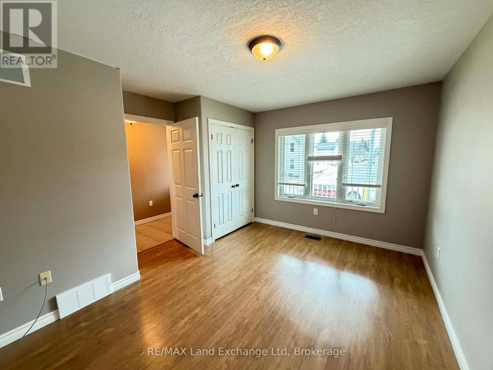 32 VICTORIA STREET W, North Huron (Wingham), Ontario