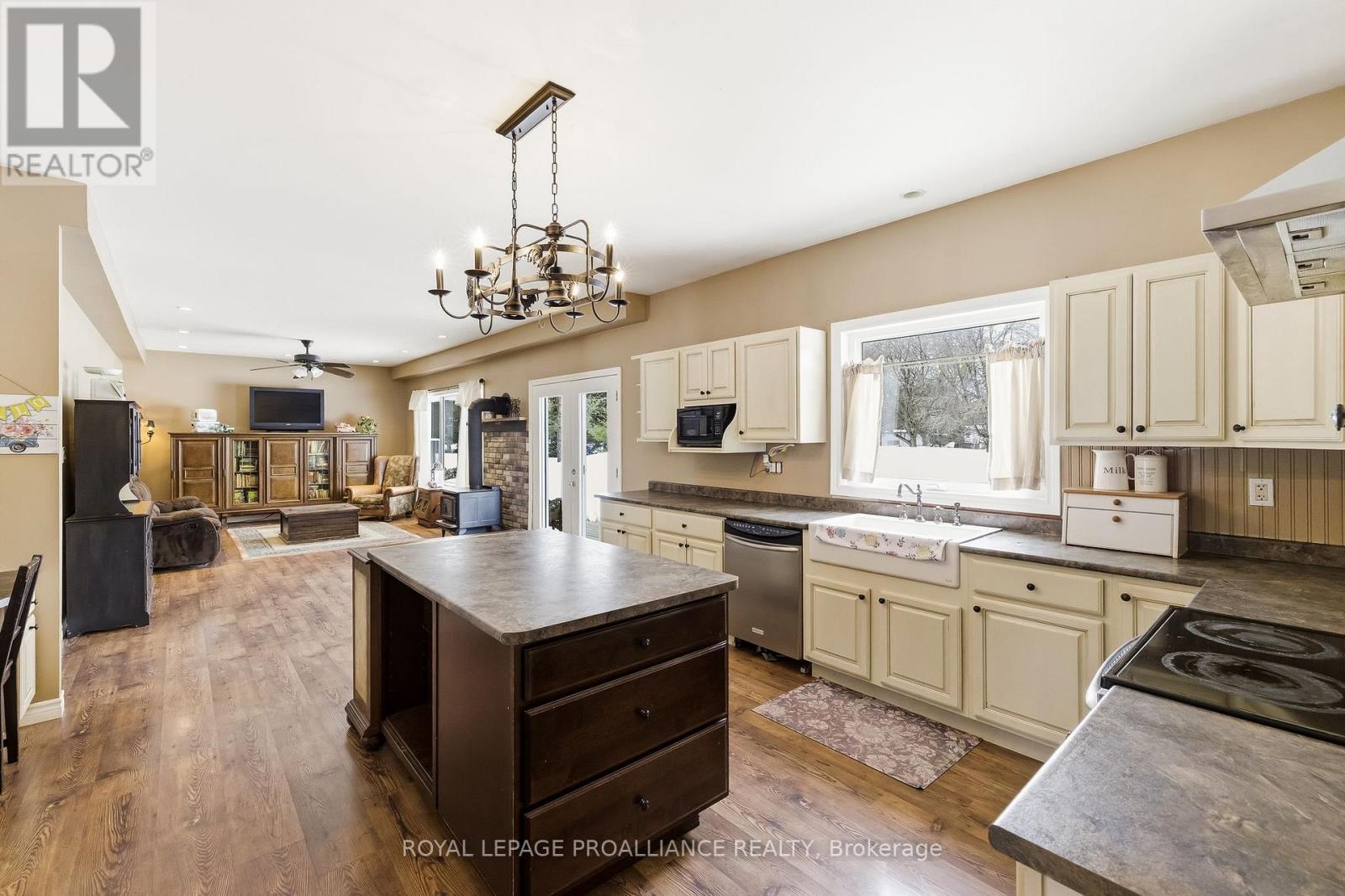 3937 LAROSE CRESCENT - 20