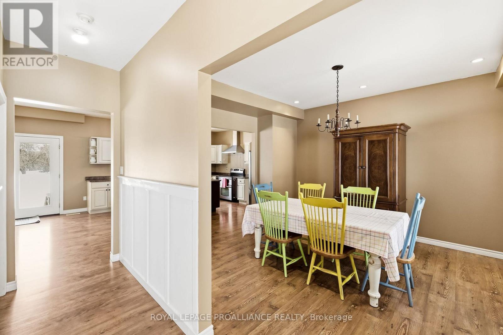 3937 LAROSE CRESCENT - 21