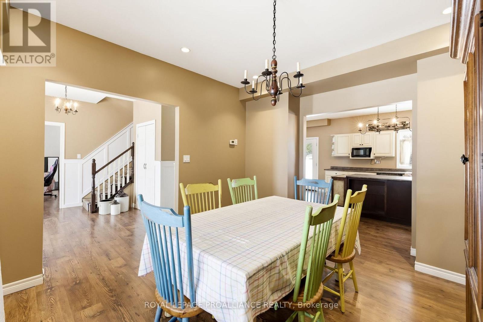 3937 LAROSE CRESCENT - 23
