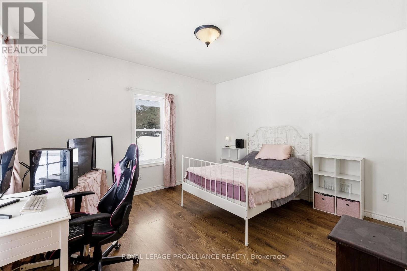 3937 LAROSE CRESCENT - 24