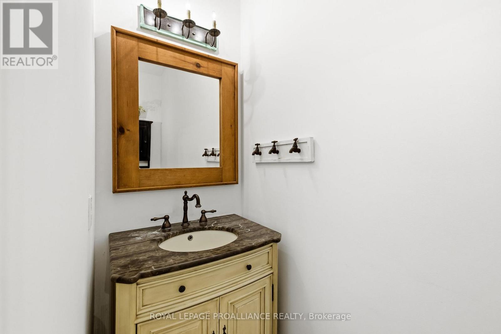 3937 LAROSE CRESCENT - 26