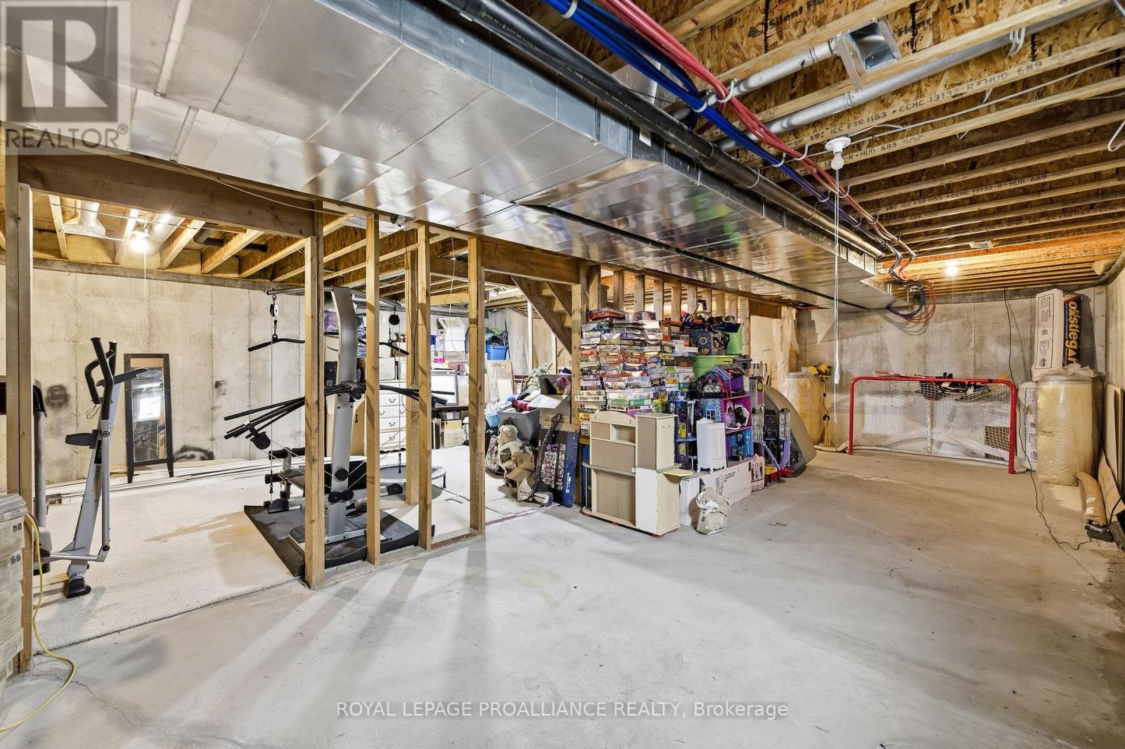 3937 LAROSE CRESCENT - 43