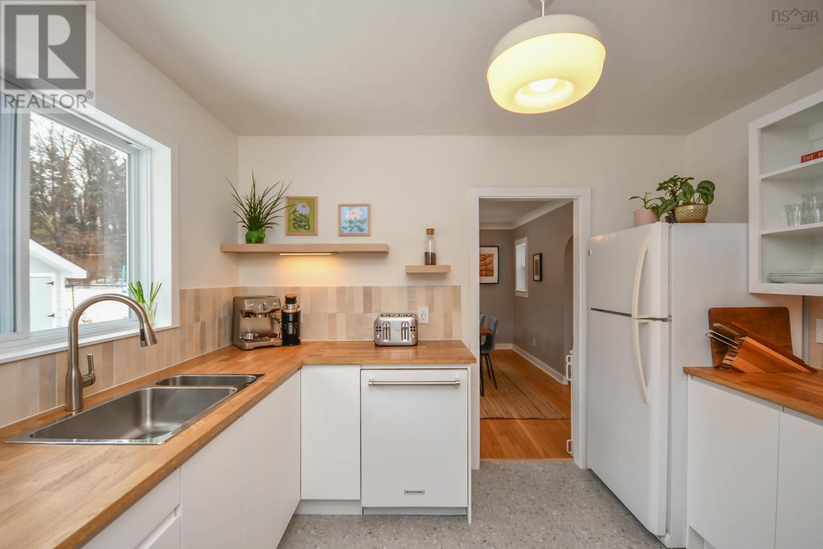 Property 6 of 21 of 18 Macrae Avenue