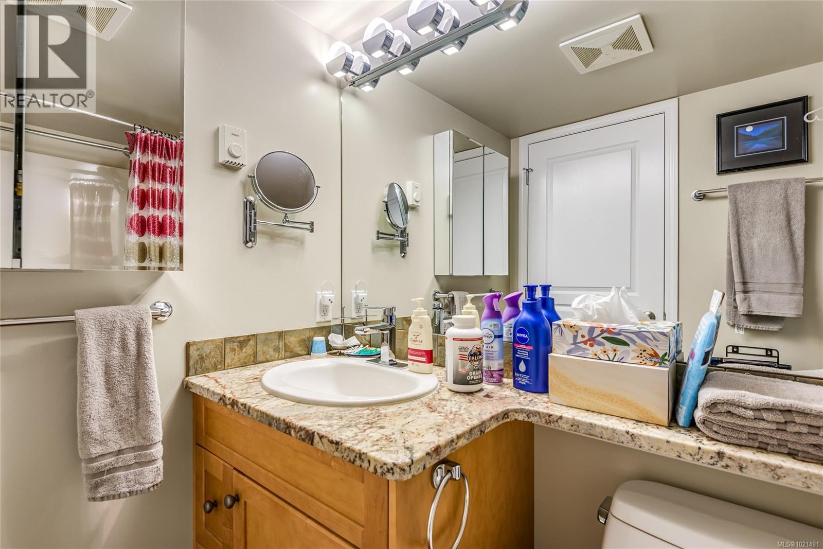 #318 350 ISLAND HWY S - 36