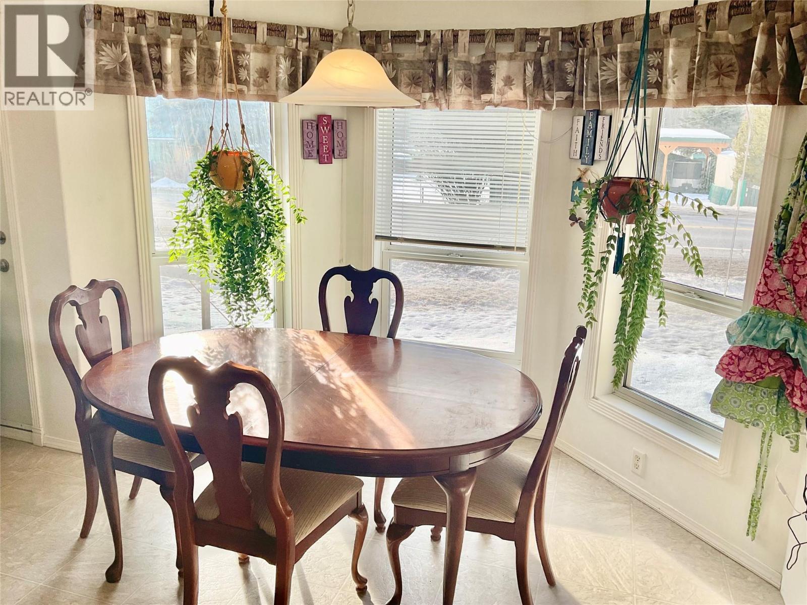 684 GOVERNMENT AVENUE N - 12