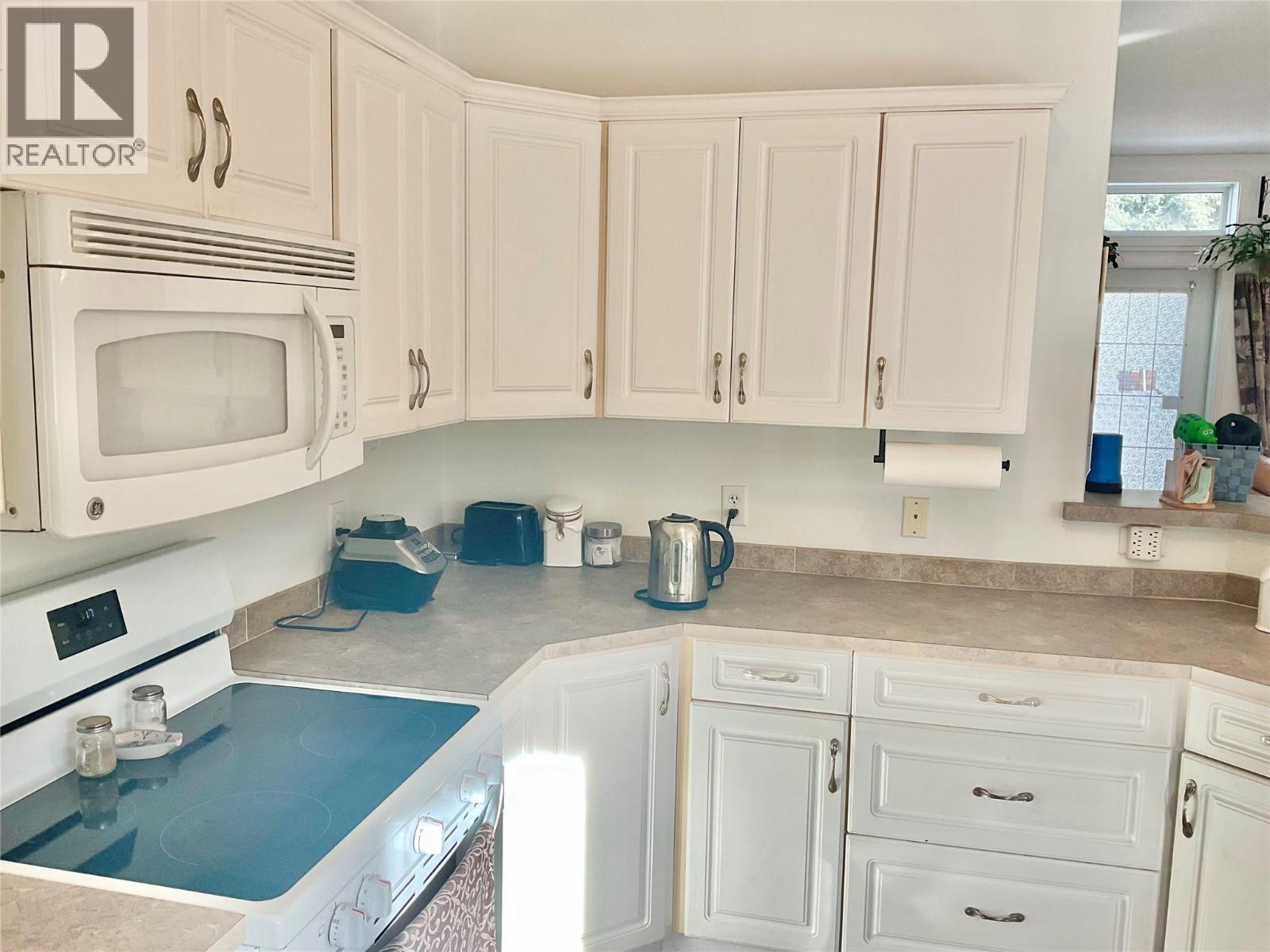 684 GOVERNMENT AVENUE N - 16