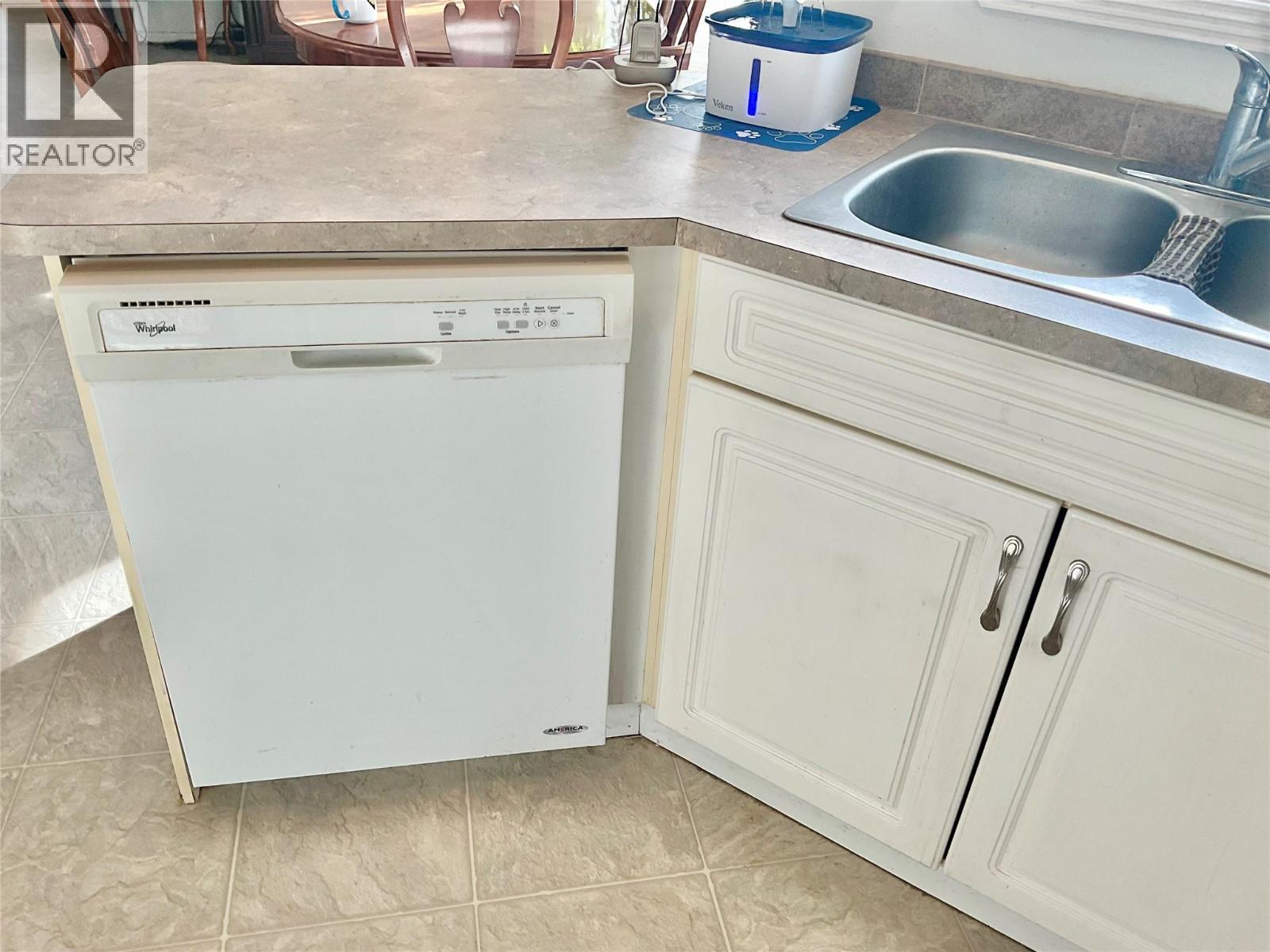 684 GOVERNMENT AVENUE N - 19