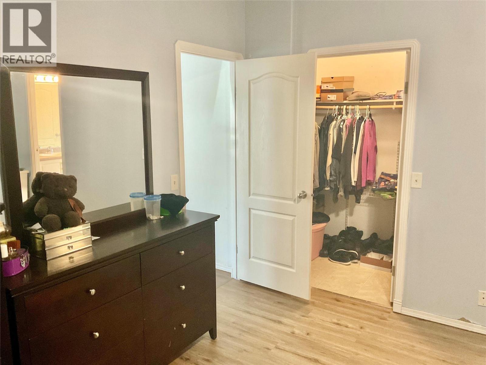 684 GOVERNMENT AVENUE N - 27