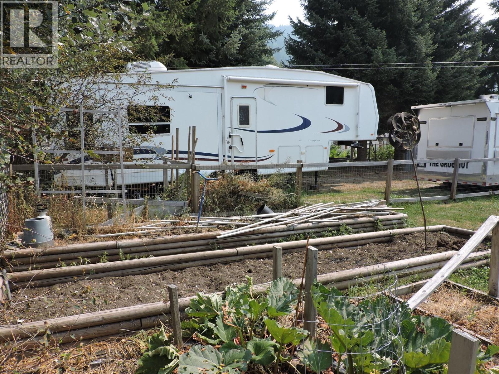 684 GOVERNMENT AVENUE N - 8