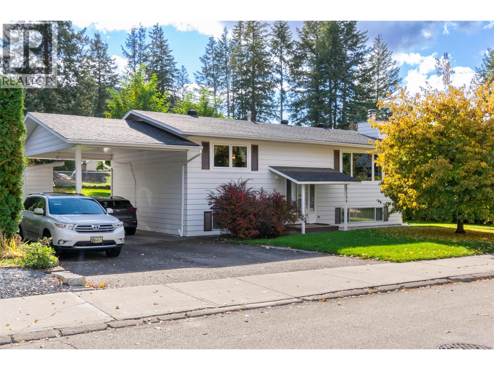  2380 8 Avenue Southeast, Salmon Arm