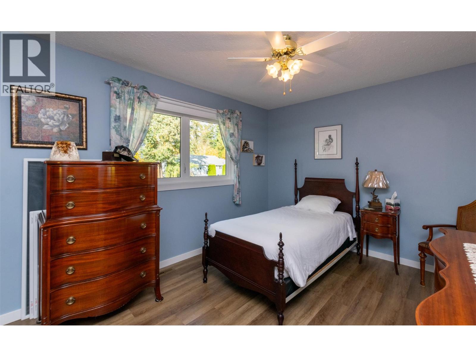  2380 8 Avenue Southeast, Salmon Arm