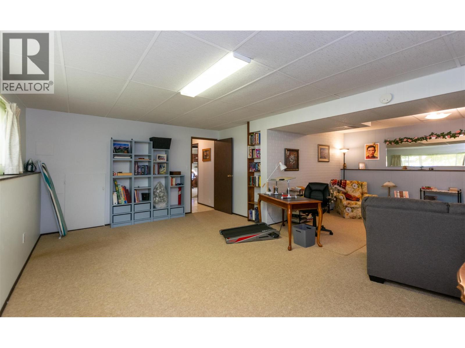  2380 8 Avenue Southeast, Salmon Arm