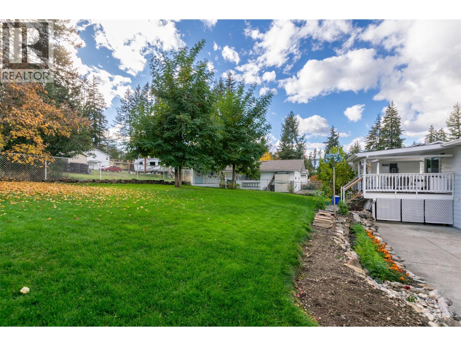  2380 8 Avenue Southeast, Salmon Arm