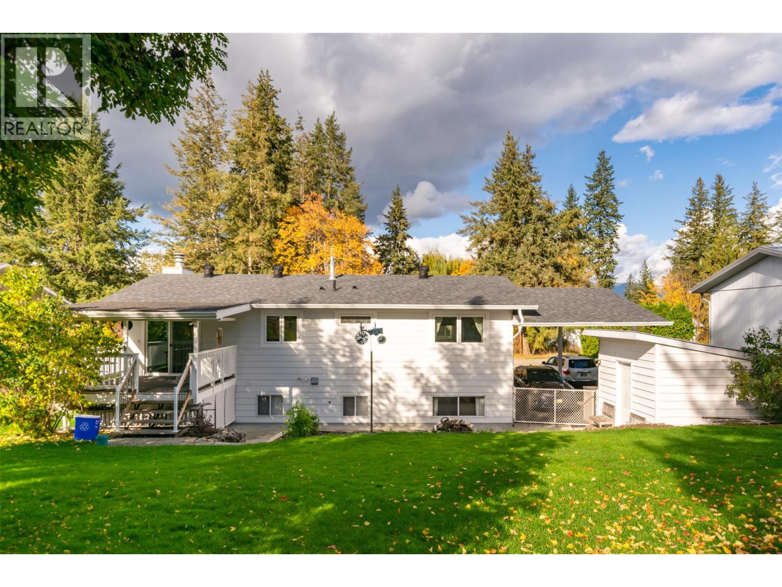  2380 8 Avenue Southeast, Salmon Arm