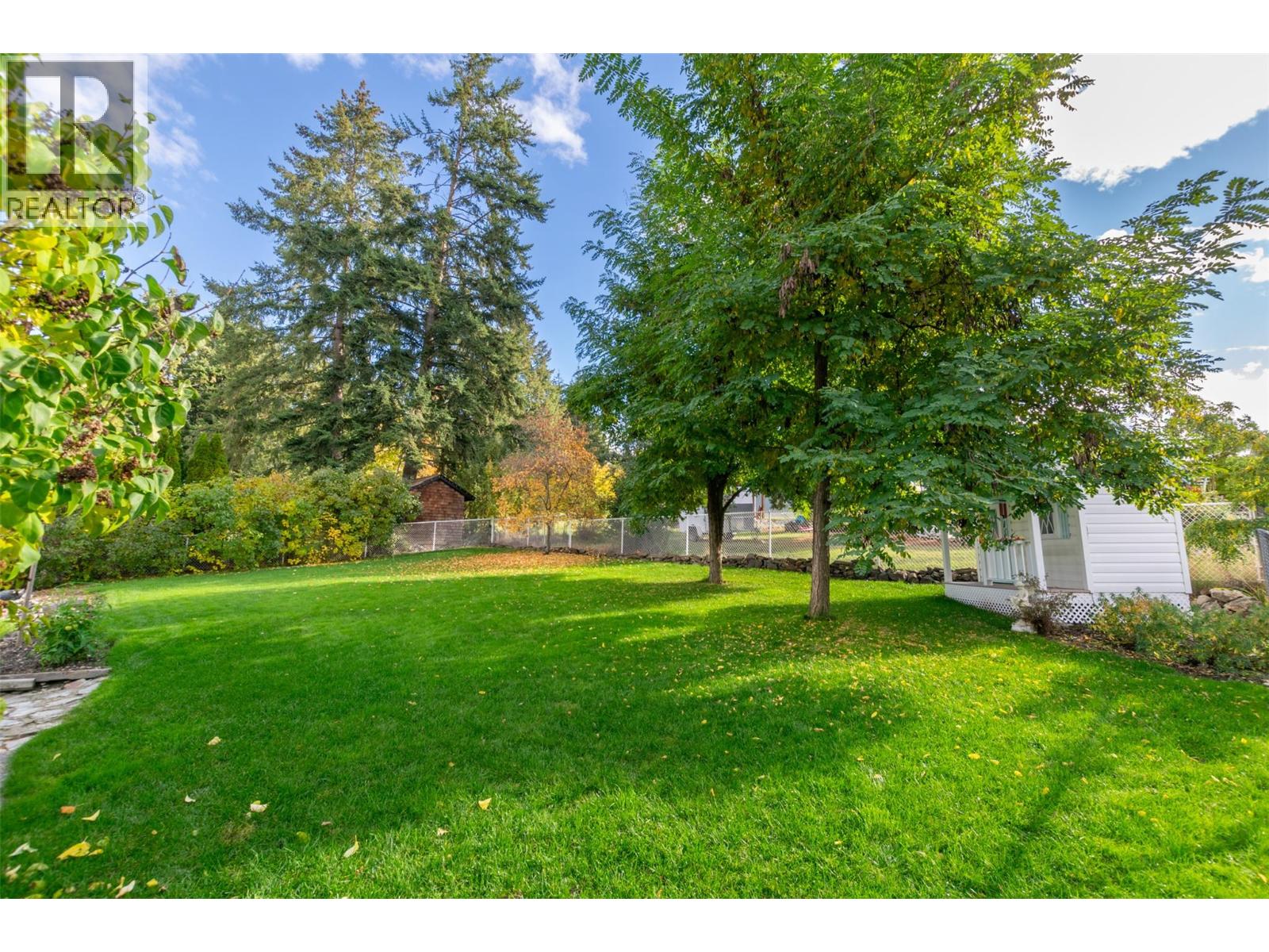  2380 8 Avenue Southeast, Salmon Arm