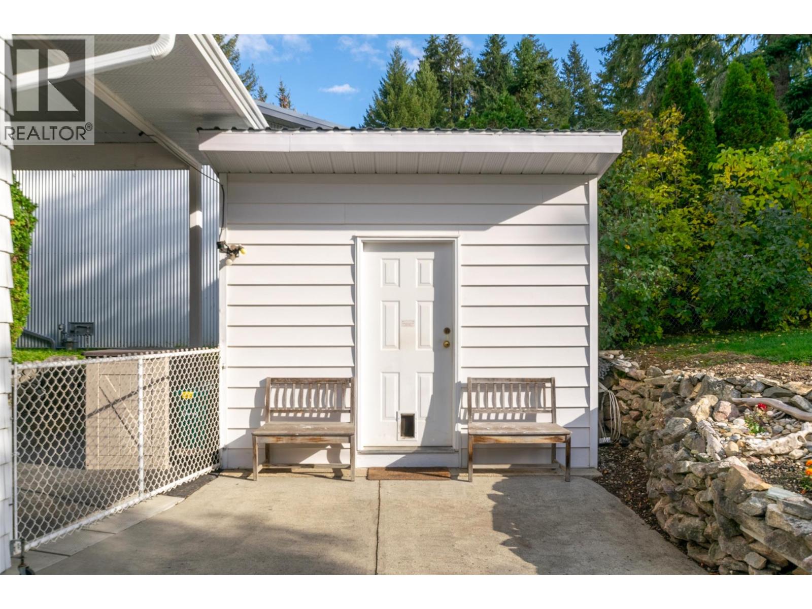  2380 8 Avenue Southeast, Salmon Arm