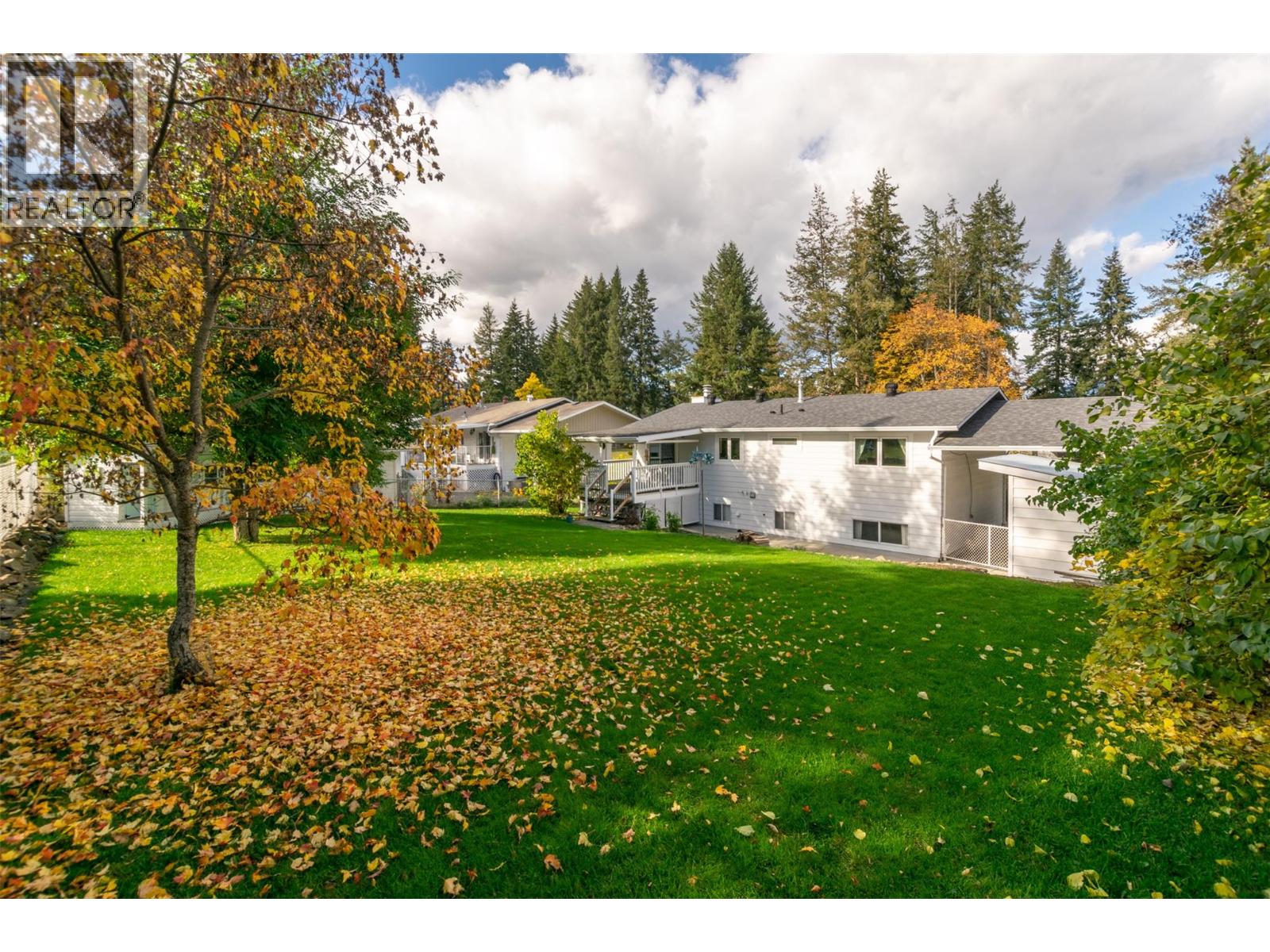  2380 8 Avenue Southeast, Salmon Arm